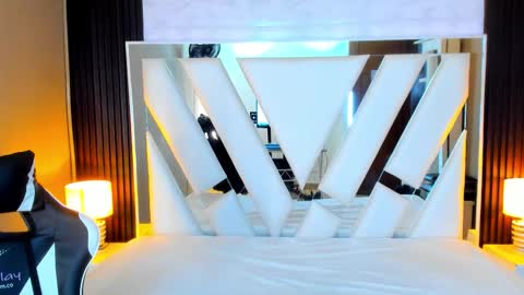  Linda  online show from October 13, 6:10 pm