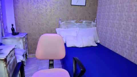 Linda online show from December 21, 2:23 pm