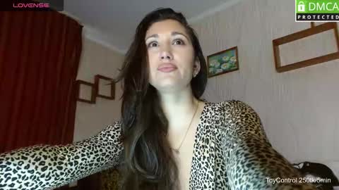 LindaErnestine online show from February 19, 9:30 am