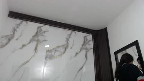  Lindsey  online show from April 17, 11:56 am