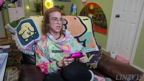 Linzy19 online show from February 19, 12:14 am