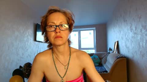 Liora Weiss online show from May 16, 3:54 pm