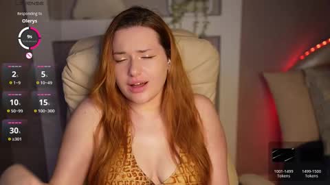 lisa_elfy online show from November 24, 3:00 pm