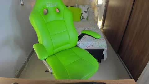 Snapshot of lisa_gerrard_ chatting on October 2, 11:20 am Lisa  online show from October 2, 11:20 am