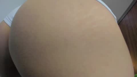 Snapshot of lisa_gerrard_ chatting on February 19, 3:16 pm Lisa  online show from February 19, 3:16 pm