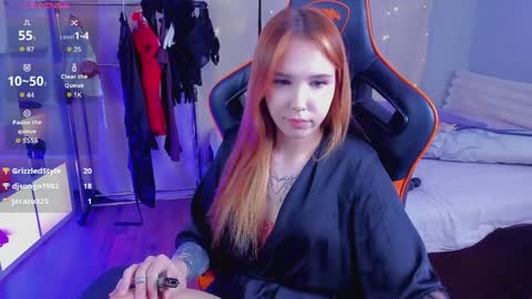 Lisa mano online show from April 1, 1:41 pm