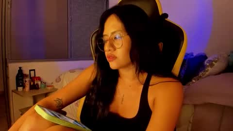 Lisa Thompson online show from November 26, 4:54 am