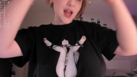 -Lisa- Help me to reach 100 thumbs up3 online show from December 25, 12:26 pm