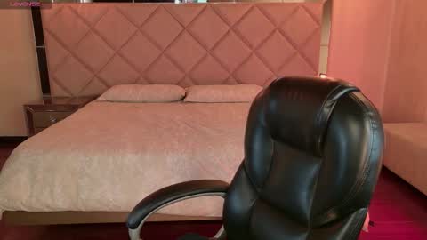 L I S A  online show from March 1, 7:40 pm