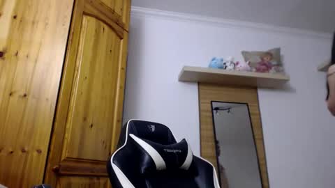 Lisaskybaby online show from March 17, 8:30 am