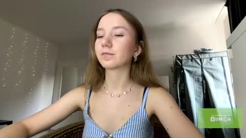 lisasmall online show from July 16, 4:43 pm