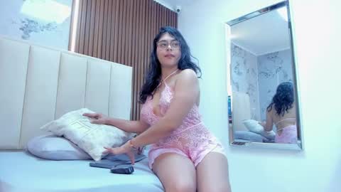   online show from March 26, 12:54 pm