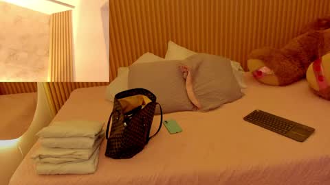 Liss online show from April 12, 1:26 pm