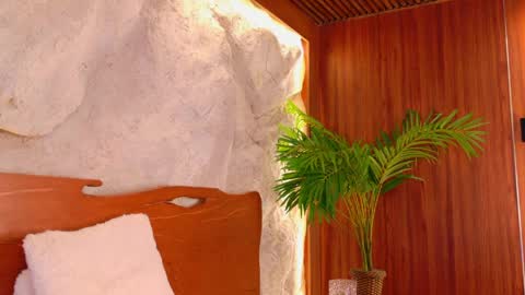 Isaa  online show from April 1, 1:41 pm