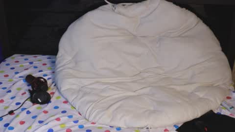 Lissa Ross online show from February 12, 6:11 pm