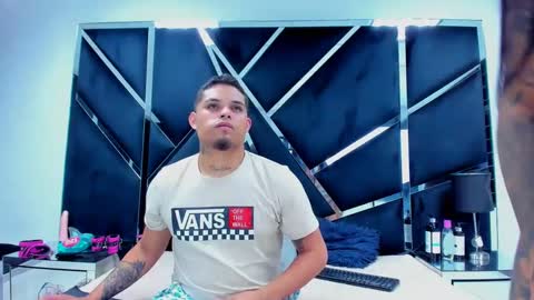 LISSA JHONS online show from December 17, 4:45 am