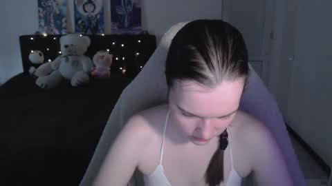 little__flowers online show from May 31, 9:30 am