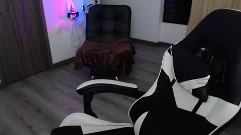 Amelie  online show from October 30, 4:46 am