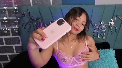Snapshot of little_annee chatting on October 23, 11:38 pm little_annee online show from October 23, 11:38 pm
