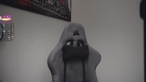 Help me reach 100 likes online show from April 6, 7:15 pm