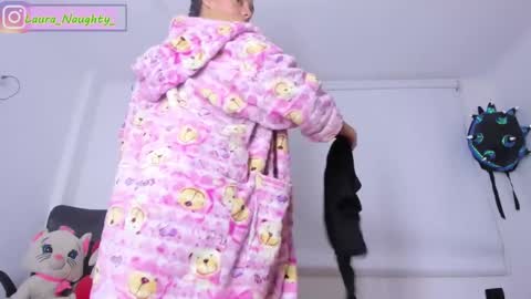 Im Laura. buy my contentcompra mi contenido offline  online show from January 17, 9:17 am