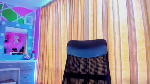 Im Laura. buy my contentcompra mi contenido offline  online show from November 6, 4:54 pm