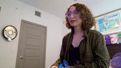 littledeathtrap online show from December 16, 8:04 pm