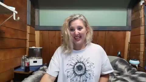lisanixs online show from May 23, 2:51 am