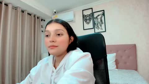 Sarahs Room online show from March 10, 2:27 am