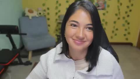 Mia  Wednesday to Sunday 730 am to 1030 am Colombian Hour D online show from December 18, 5:03 am