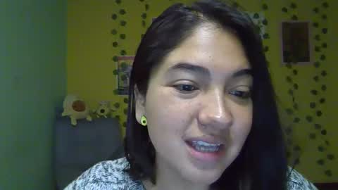 Mia  Wednesday to Sunday 730 am to 1030 am Colombian Hour D online show from November 12, 5:10 am