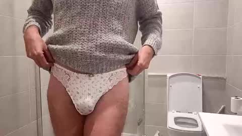 littleslutsasha online show from December 26, 3:49 am