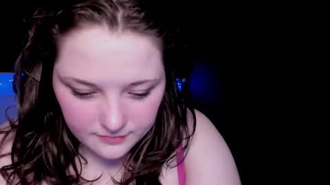 Snapshot of livinsubspace chatting on December 7, 2:58 am Liv online show from December 7, 2:58 am