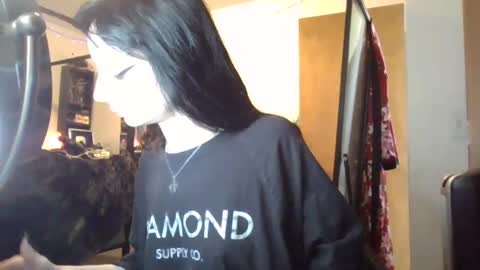 Liv Mirage online show from March 1, 8:21 pm