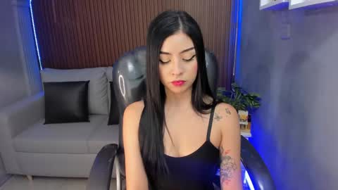 LIZ online show from April 16, 10:45 pm