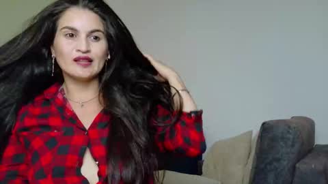 liz online show from December 4, 6:51 pm