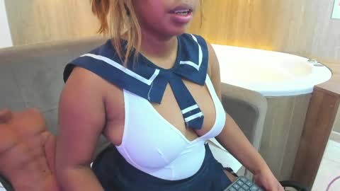 lizzie_williamss online show from June 4, 3:12 am