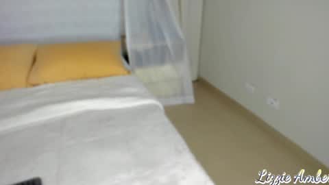 lizzieamber online show from December 13, 9:46 am