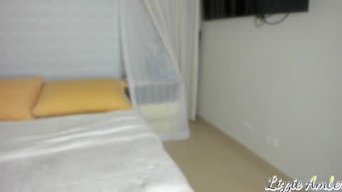 lizzieamber online show from January 31, 11:03 am