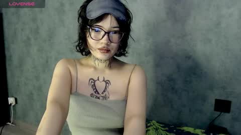 LizzieLight online show from December 17, 1:07 am