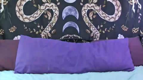 lizzy_fit online show from November 19, 7:45 pm