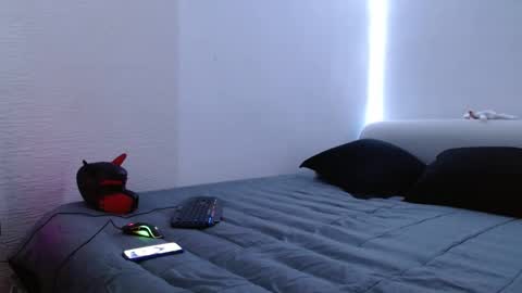 Snapshot of lliamm_2 chatting on February 1, 6:51 pm lliamm 2 online show from February 1, 6:51 pm