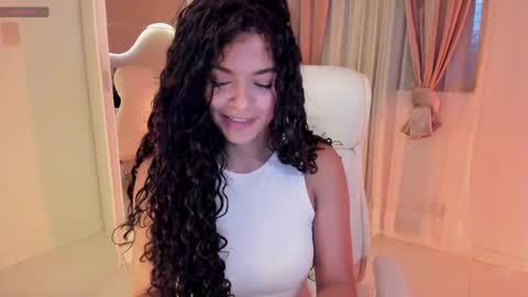 Snapshot of lm_kloeeh chatting on March 8, 11:18 pm Kloe see you 28-11  to celebrate my birthday online show from March 8, 11:18 pm