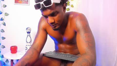 Snapshot of logan_drakex chatting on March 6, 2:09 am LOGAN DRAKE online show from March 6, 2:09 am