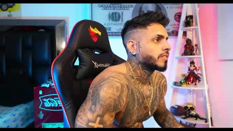 logan_hugh8 online show from February 26, 6:08 am