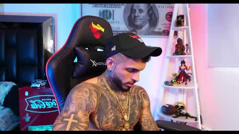 logan_hugh8 online show from February 28, 1:58 pm