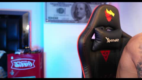 logan_hugh8 online show from February 28, 10:52 am