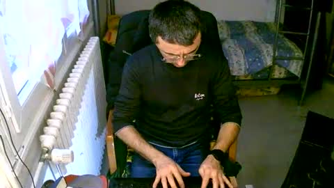 lokoum39 online show from January 2, 3:40 pm