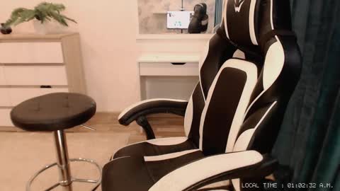 Snapshot of lola_anderson chatting on February 4, 8:02 am  Lola  online show from February 4, 8:02 am