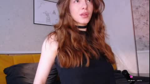 Lola online show from April 14, 1:03 pm